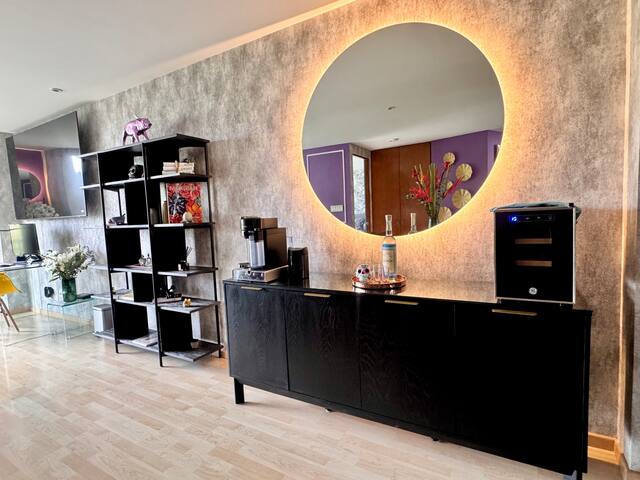 Chic Mexico City Escape | AC •Balcony •Workstation gallery image 3