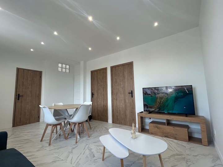 Appartement De Type 3 Avec Wifi , Climatisation - Marseille