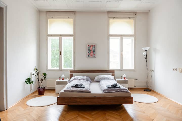 Spacious Urban Gem | Historic Building Oasis Near Lake Wörthersee