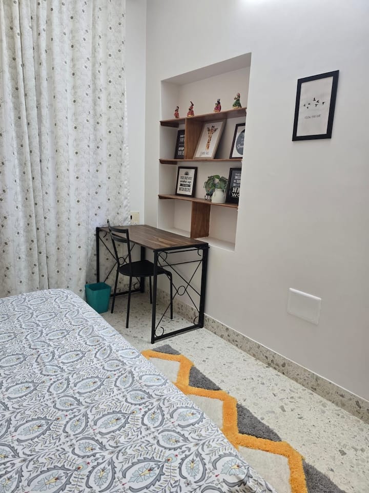 Schlafzimmer 1