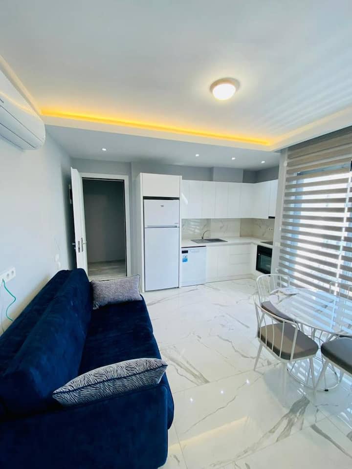 Апартаменты в самом центре Алании, 100м море - Alanya