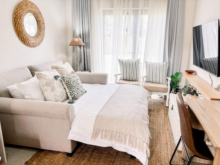 Modern Private Condo | Self Check-in | Fast Wifi - Middelburg