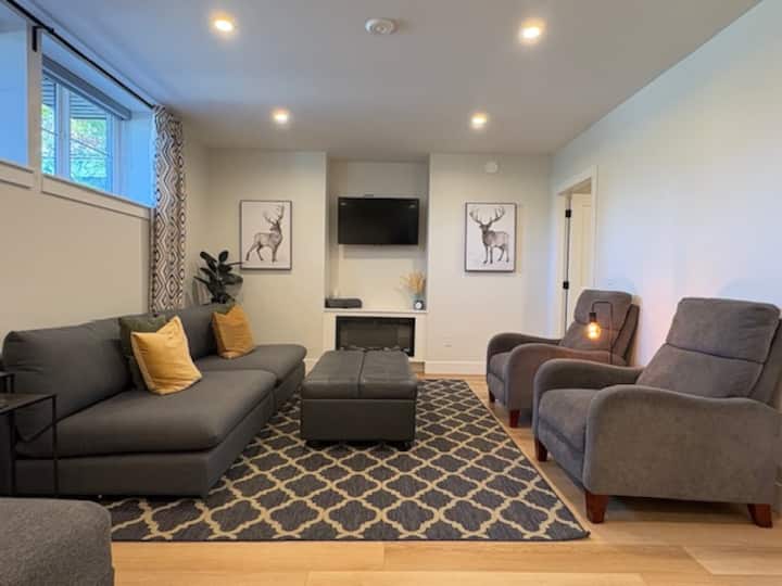 Spacious Family Retreat Kelowna-pool & Near Beach - Kelowna