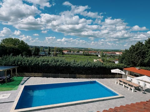 El Balcón del Tormes. Pool/nightclub/Salamanca