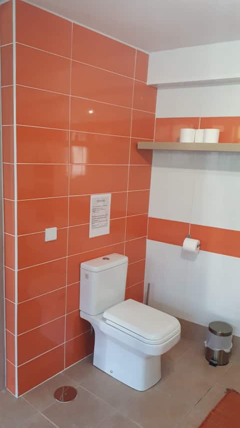 Popular Airbnb listing: Budha GuestHouse in Matosinhos