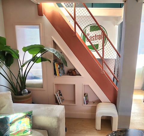 Popular Airbnb listing: House with pool and charm 2 steps from the center in La Rochelle