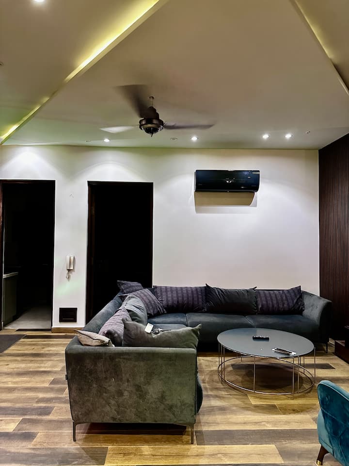 Modern Luxury, Entire House 4-bedrooms In Dha - Pakistan