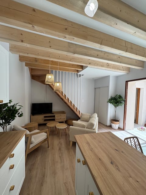 Characterful gîte with Jacuzzi