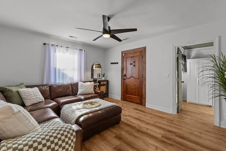 The Break At 22nd - Blocks From The Beach! - Virginia Beach, VA