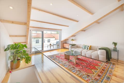 Top Airbnb: High end designer. Lisbon center in Arroios