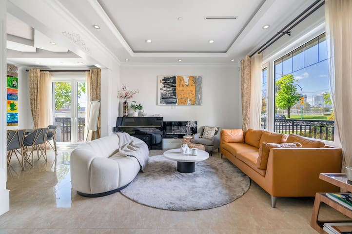 Big 6BR 9BED | 10 min DT/Airport