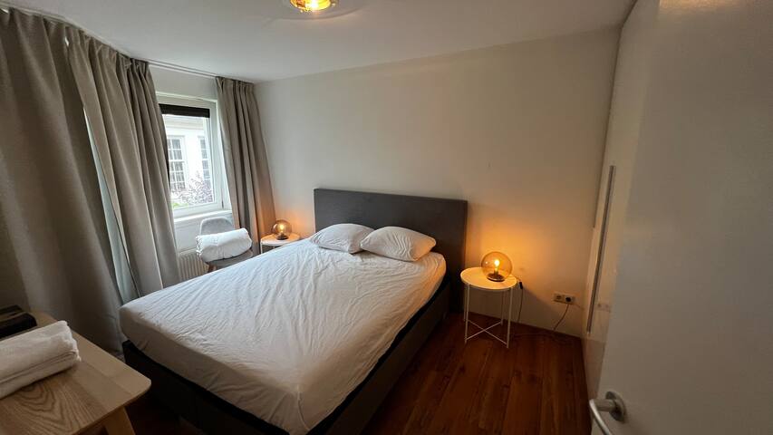 2 BR Apt Central in the Jordaan with Balcony gallery image 4