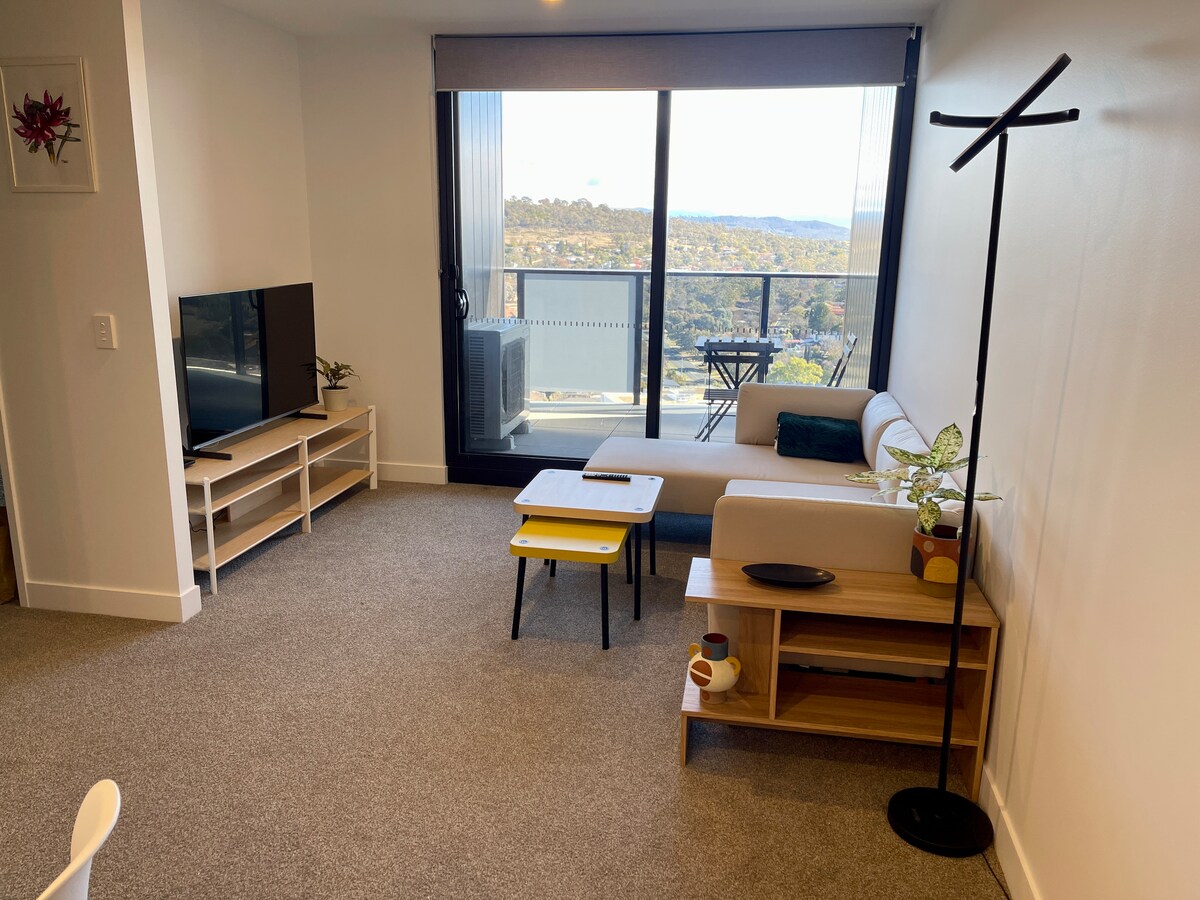 Top performing Airbnb: 2BR Apartment in Phillip with gym, pool and sauna in Phillip