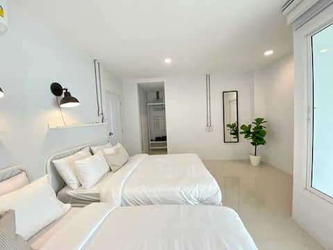 P4 - Lovely 2 BR 3 Beds, Family Choice, BTS!