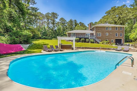 16-Acre Serene Oasis | Pool+HotTub+Firepit+Games