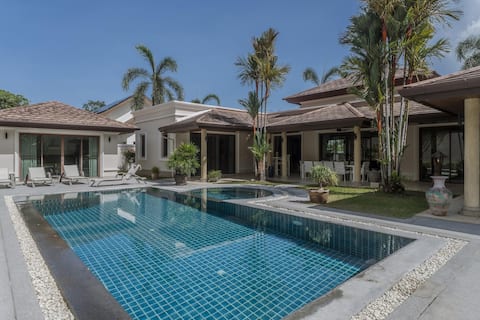 Luxury 4BR Villa 5 Private Pool & Jacuzzi