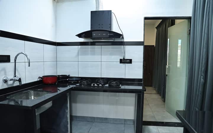 Full kitchen image 3