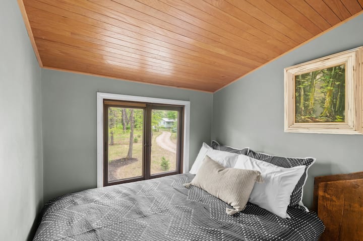 საძინებელი 3