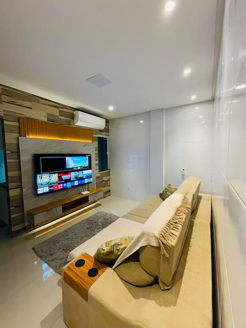 Downtown Apartment with Garage
