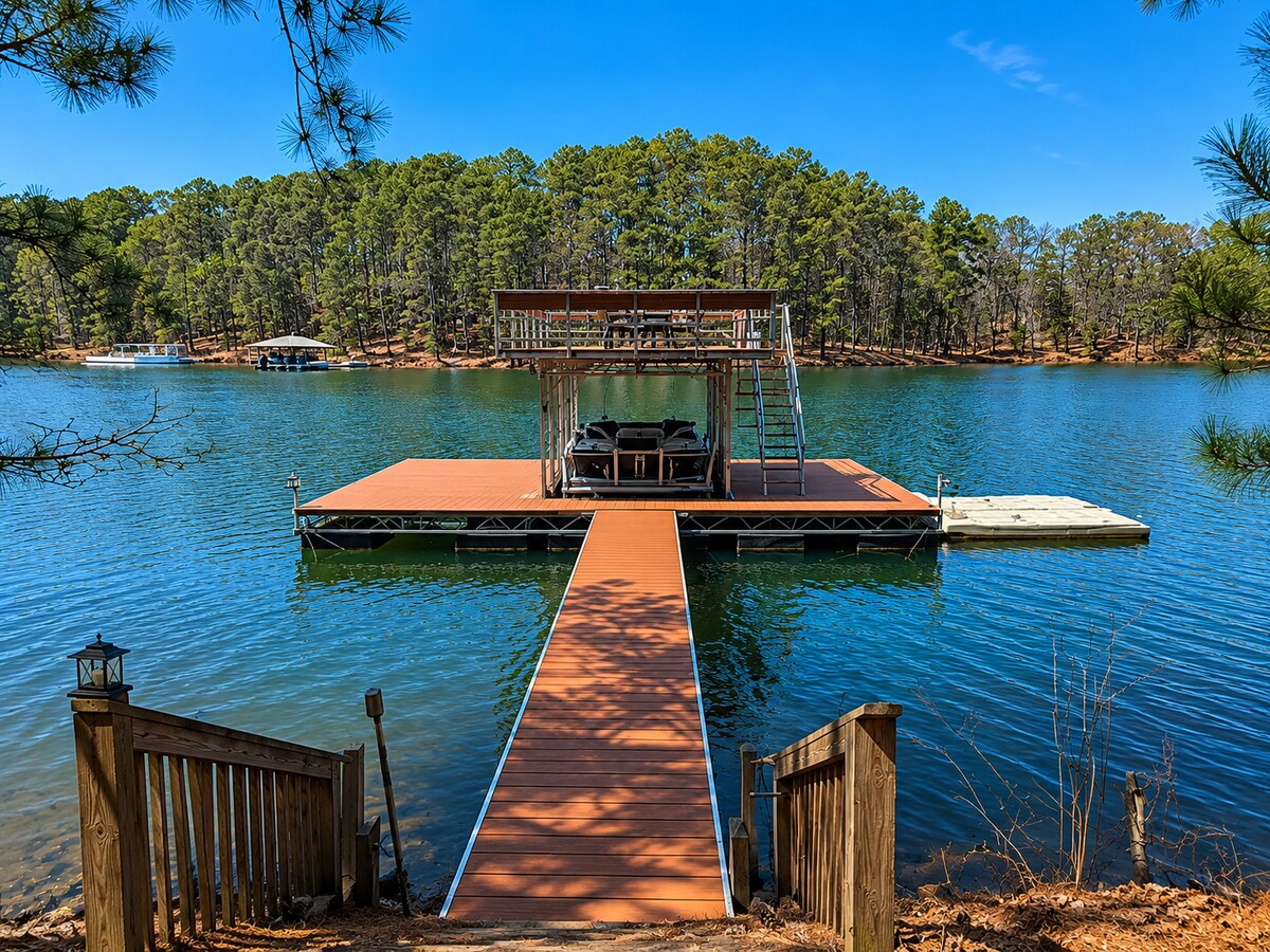 Whiskeys Hideaway Lake Lanier Retreat & party dock