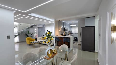 Penthouse with Private Terrace & Jacuzzi