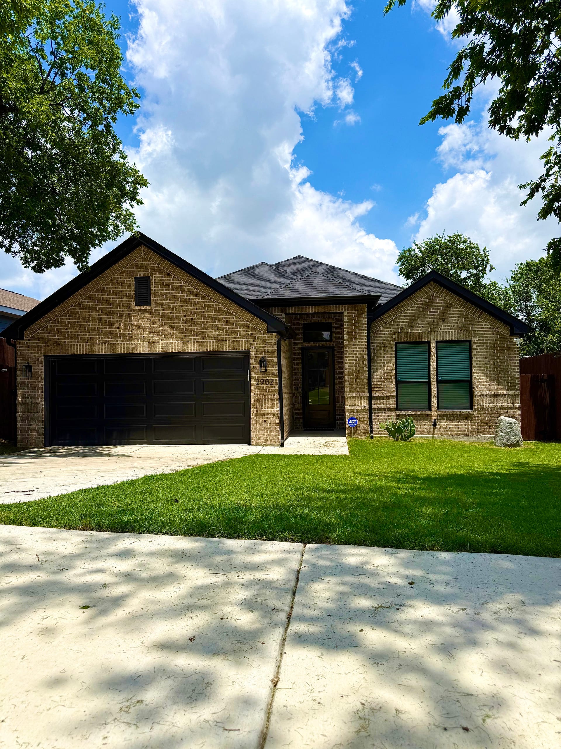 Modern Family & Group Friendly Near Stockyards FW