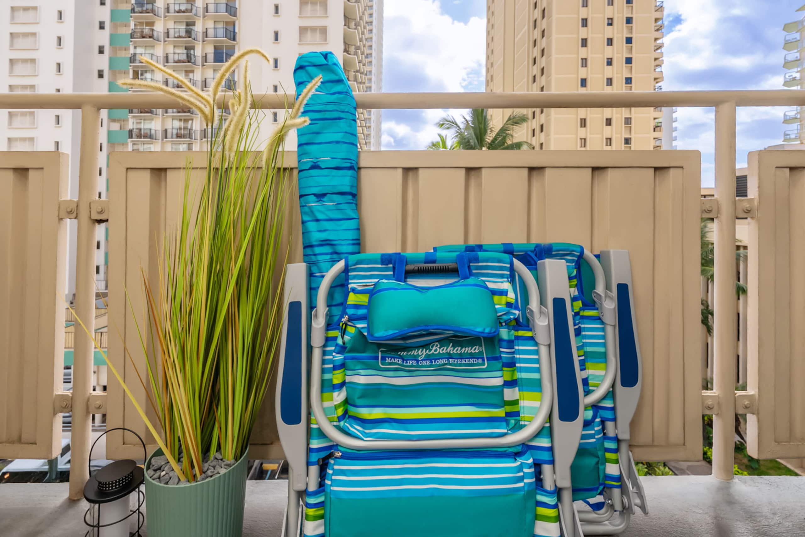 Shaka + Block To Beach + Sleeps Up To 5 Guests! - Photo 18