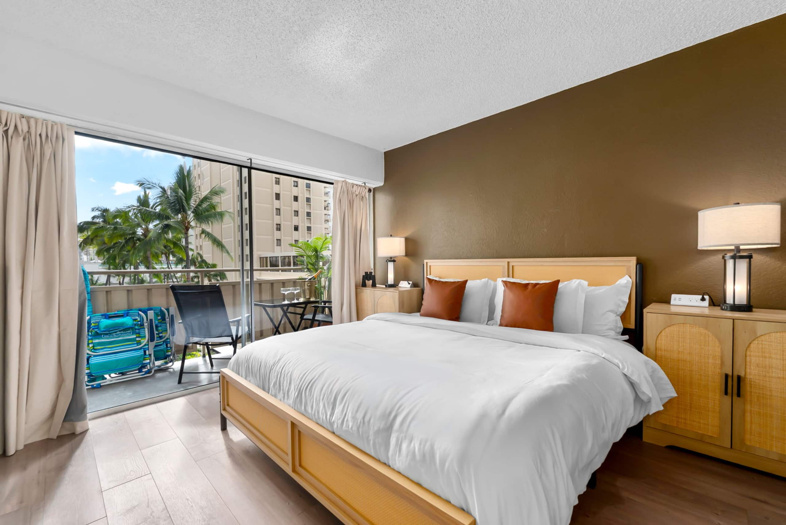 Shaka + Block To Beach + Sleeps Up To 5 Guests! - Photo 2