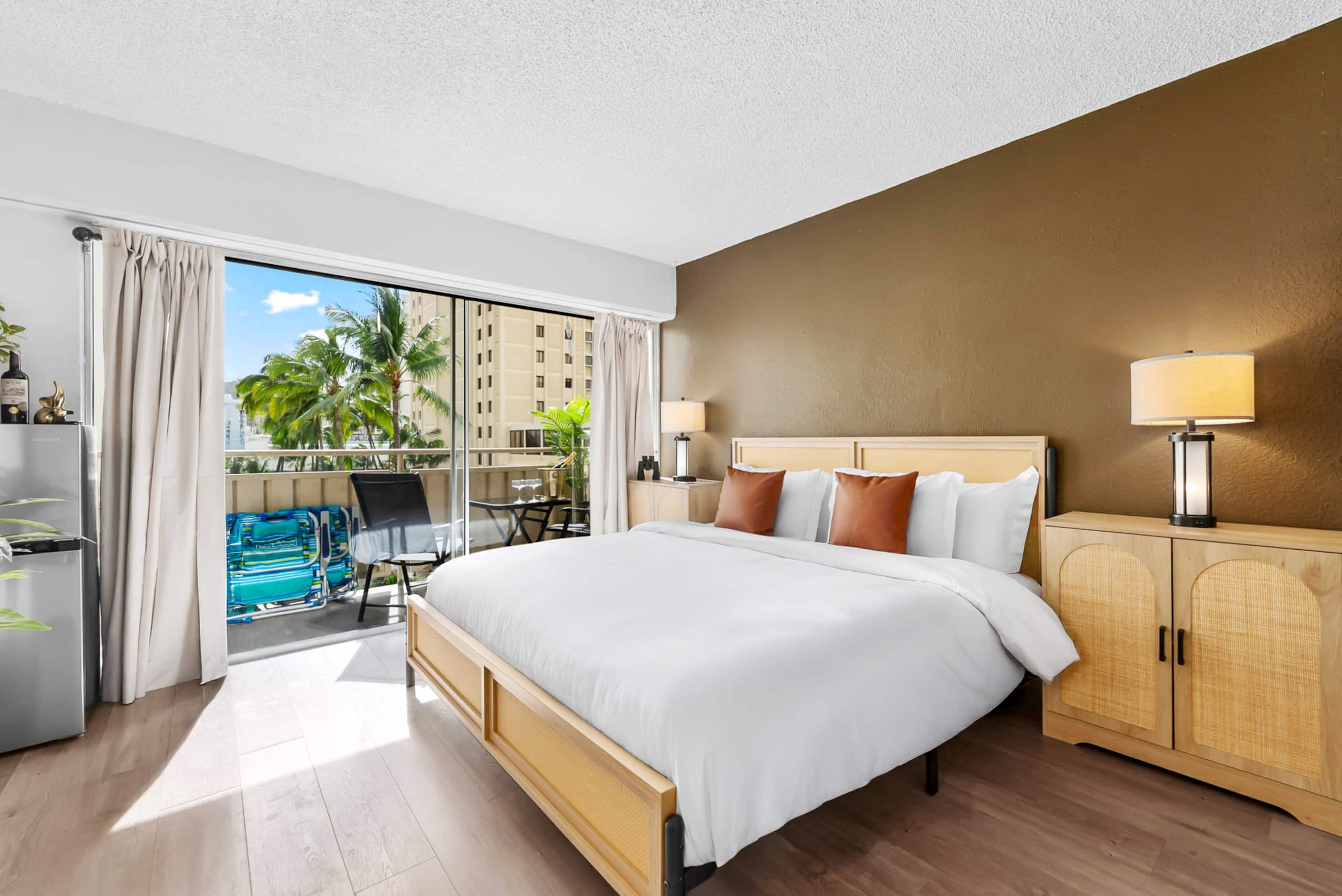 Shaka + Block To Beach + Sleeps Up To 5 Guests! - Photo 23