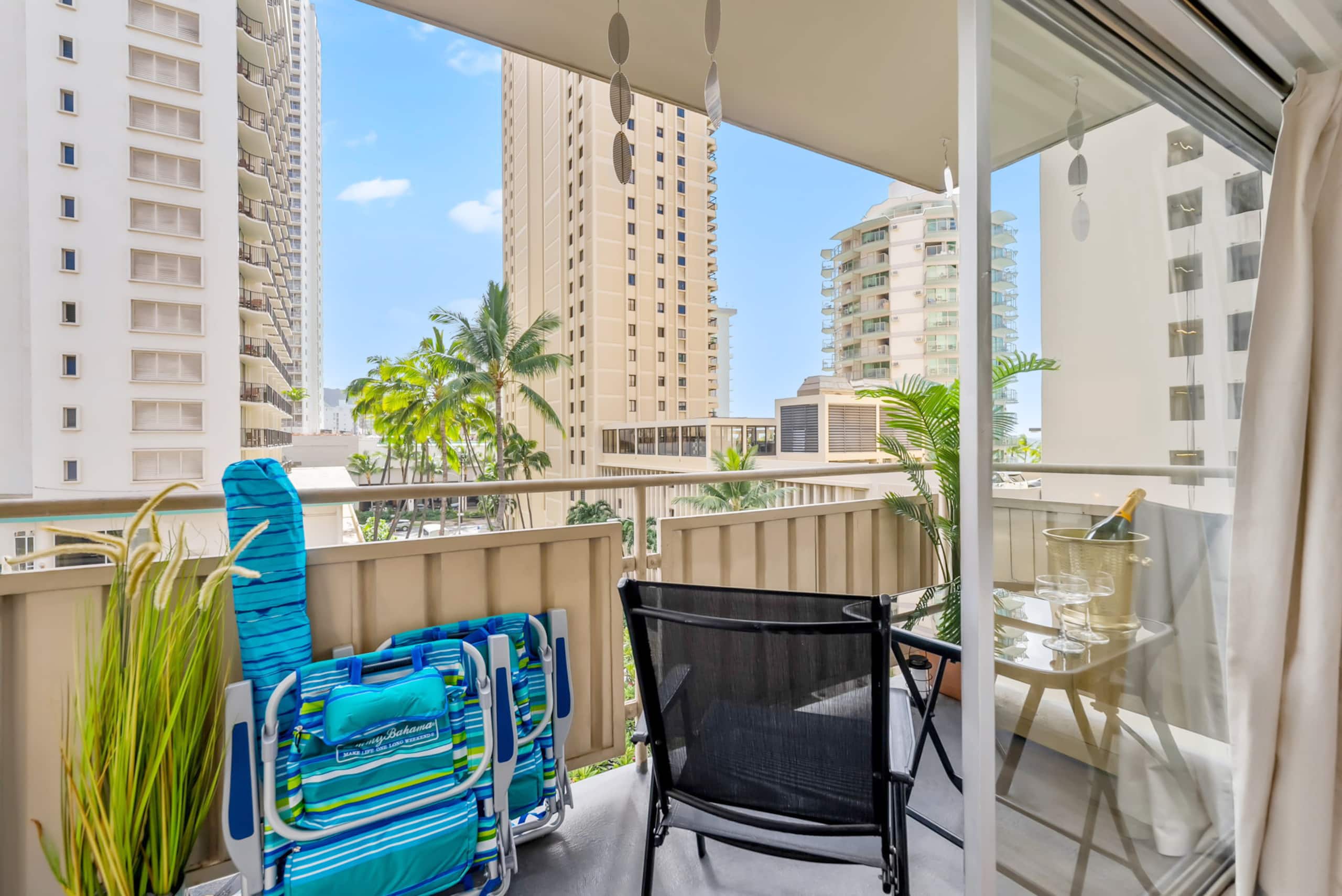 Shaka + Block To Beach + Sleeps Up To 5 Guests! - Photo 19