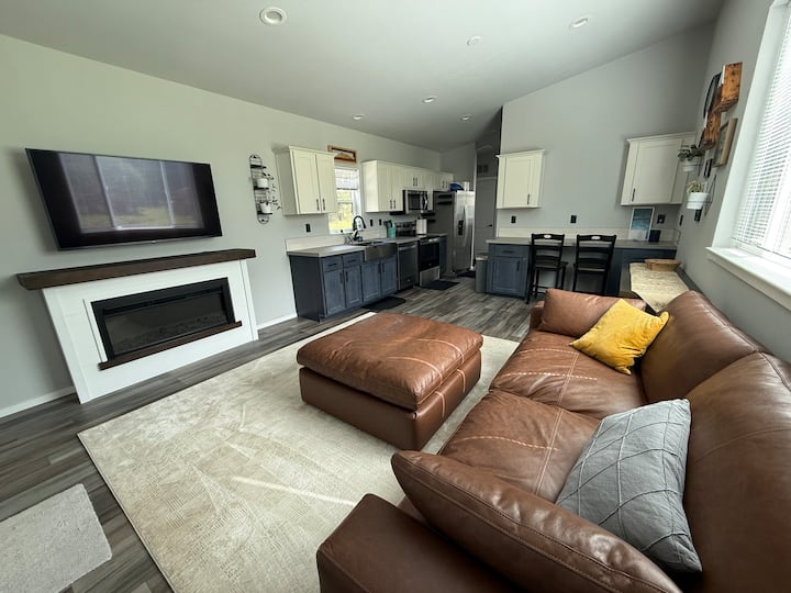 Modern Tiny House In The Country - Olympic National Park, Port Angeles