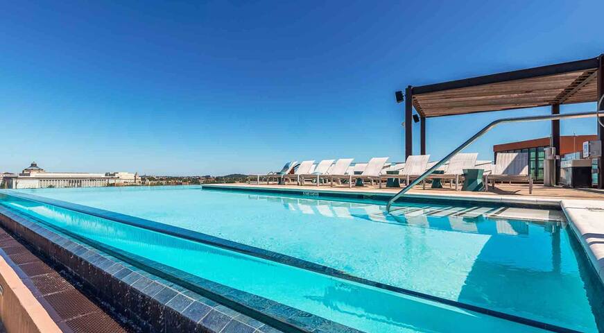 Luxury Apt & Amenity Spaces | Metro Access | DC gallery image 5
