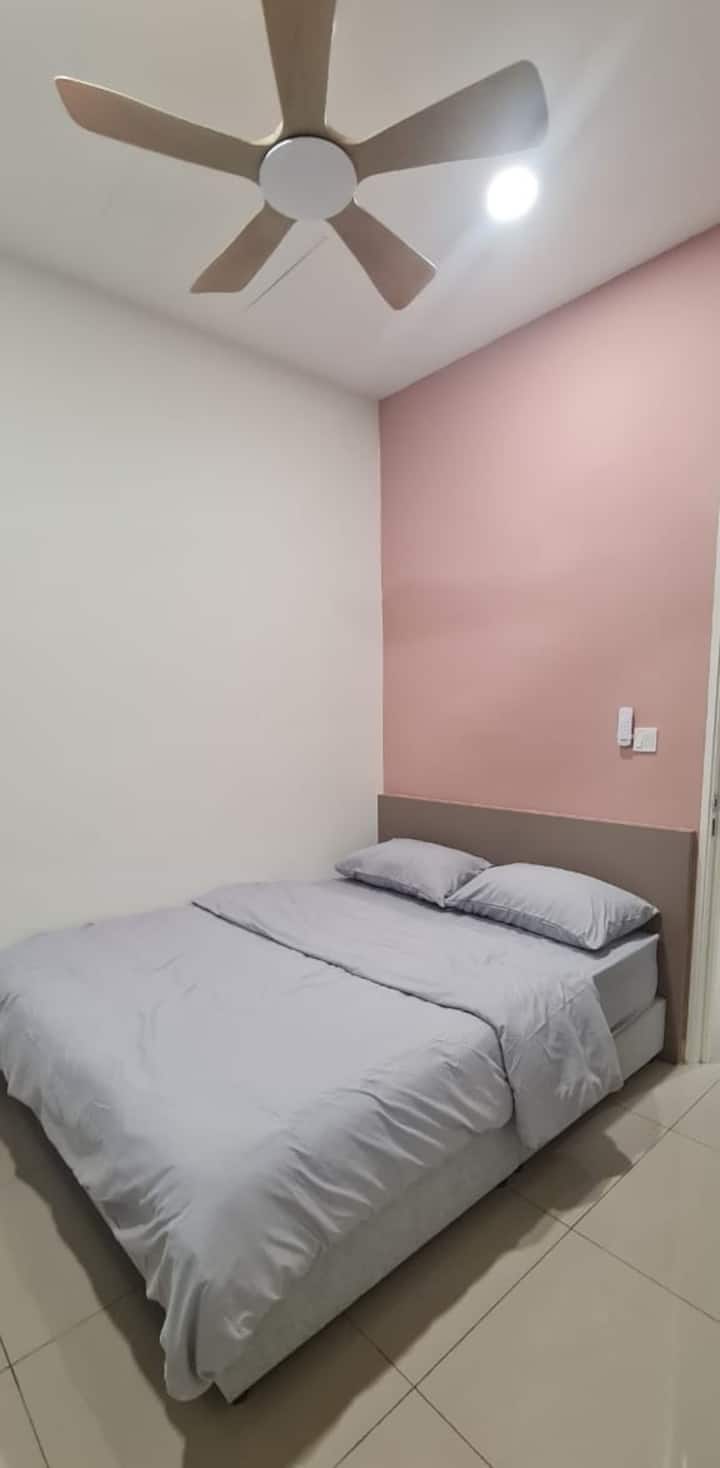 เตียงควีนไซส์ 1 เตียง 