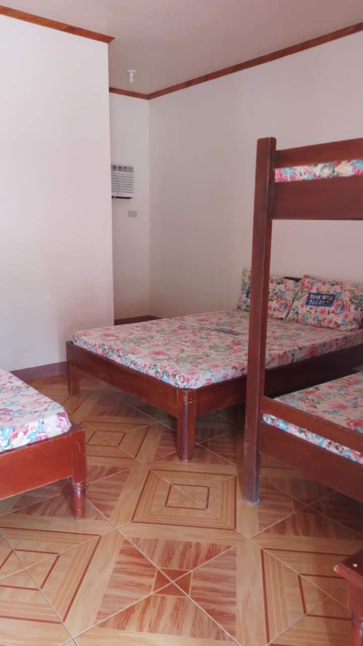 Transient Room In Blue Lagoon Pagudpud (8 Pax) - Pagudpud