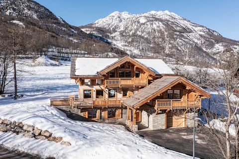 Chalet Le Roc (accessible by ski)