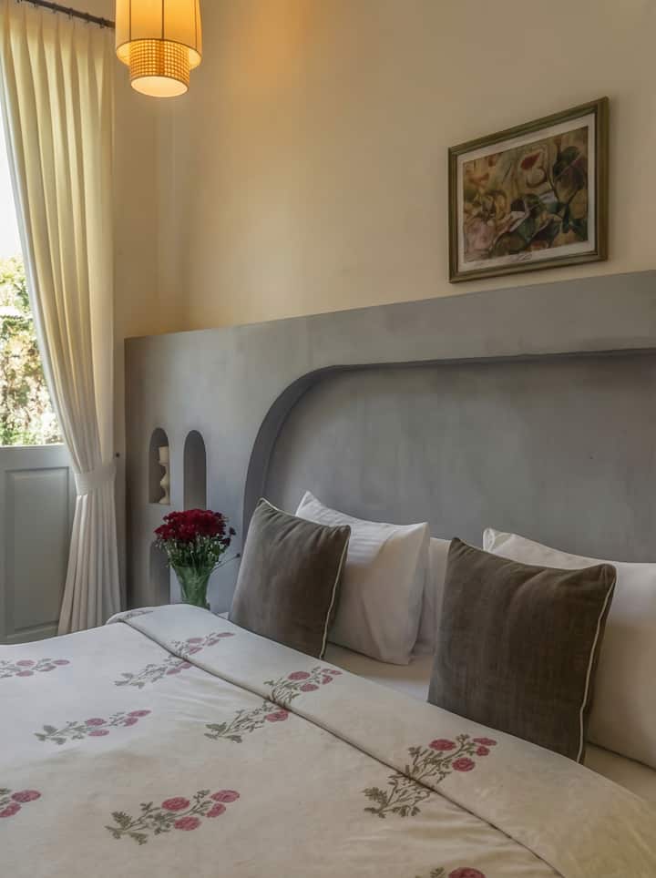 Bedroom 1 image 2