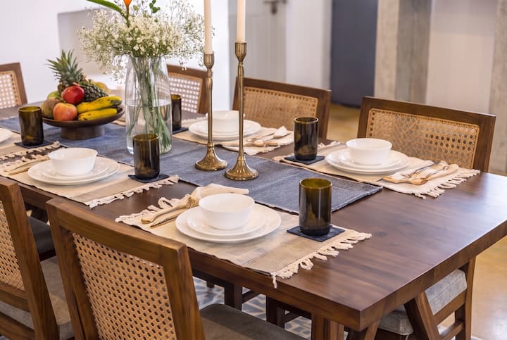 Dining area image 2