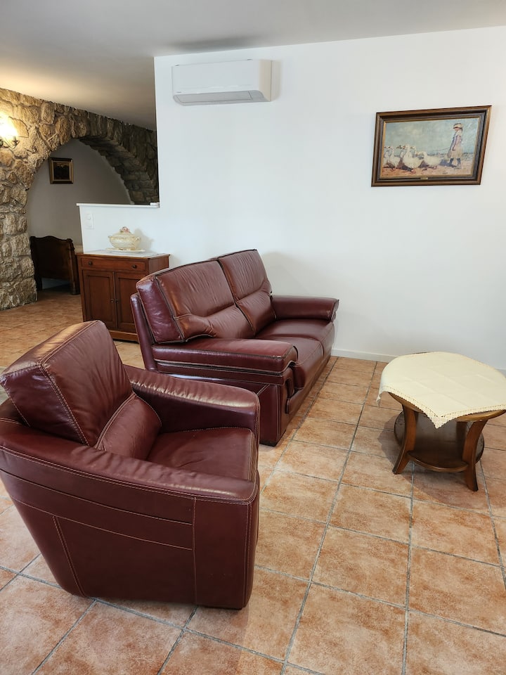 Maison En Pierres. Terrasse. - Corse