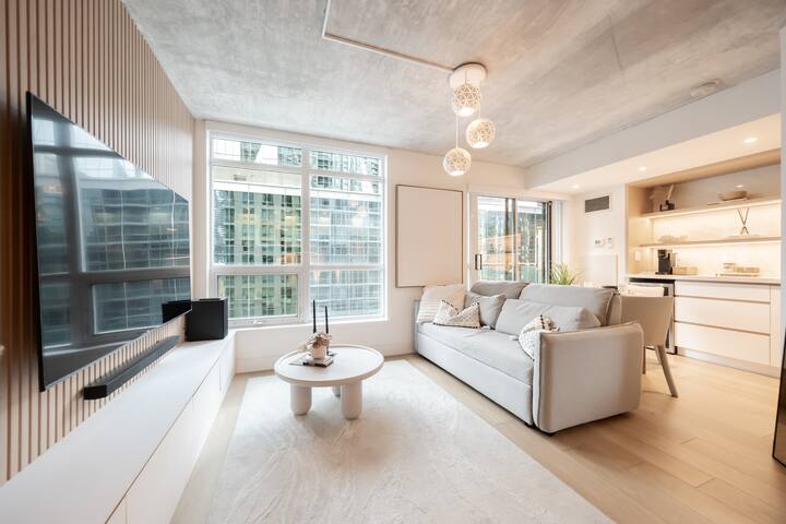 Luxury Designer Condo | Downtown Toronto Retreat