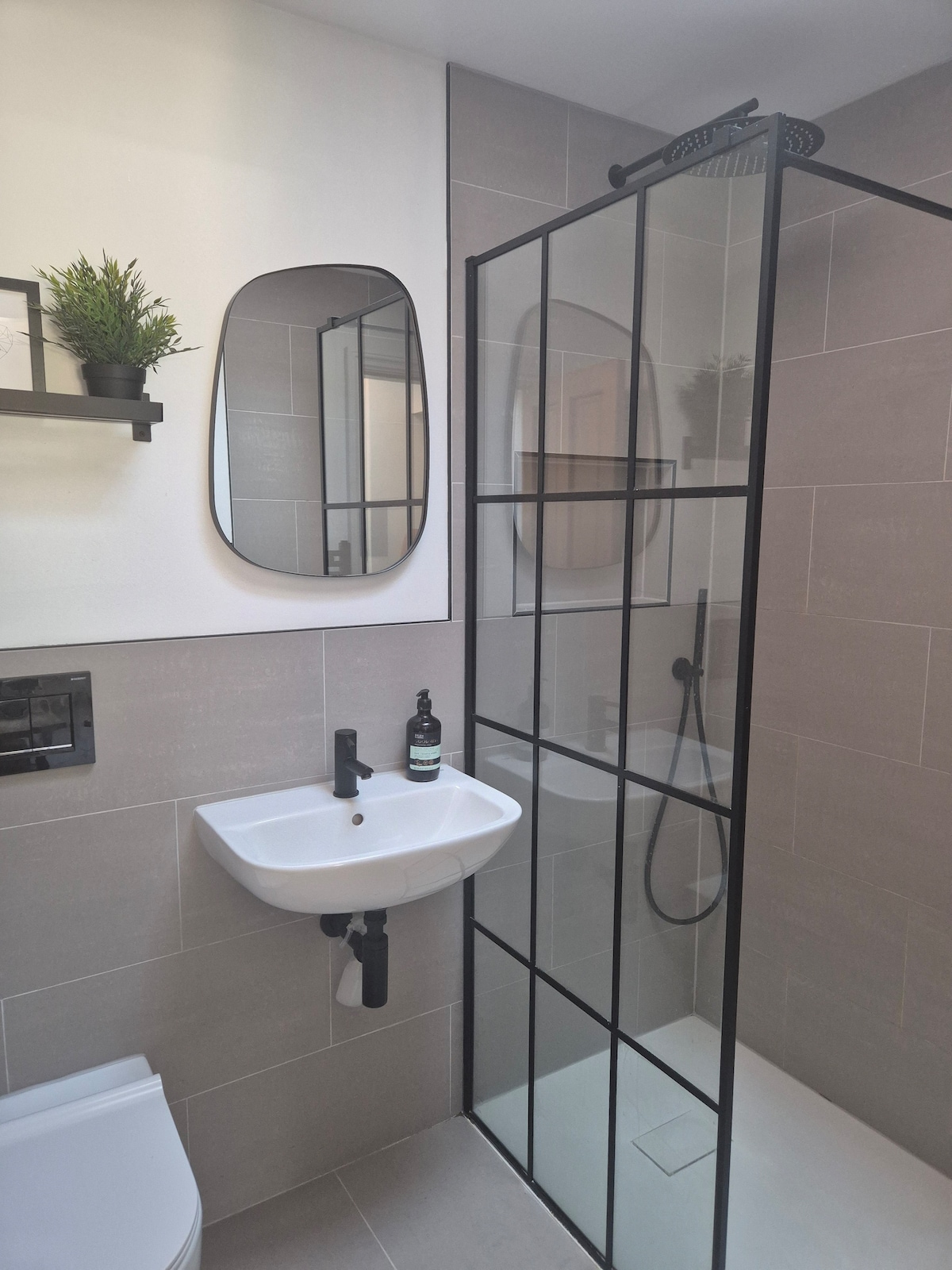 Ensuite bathroom