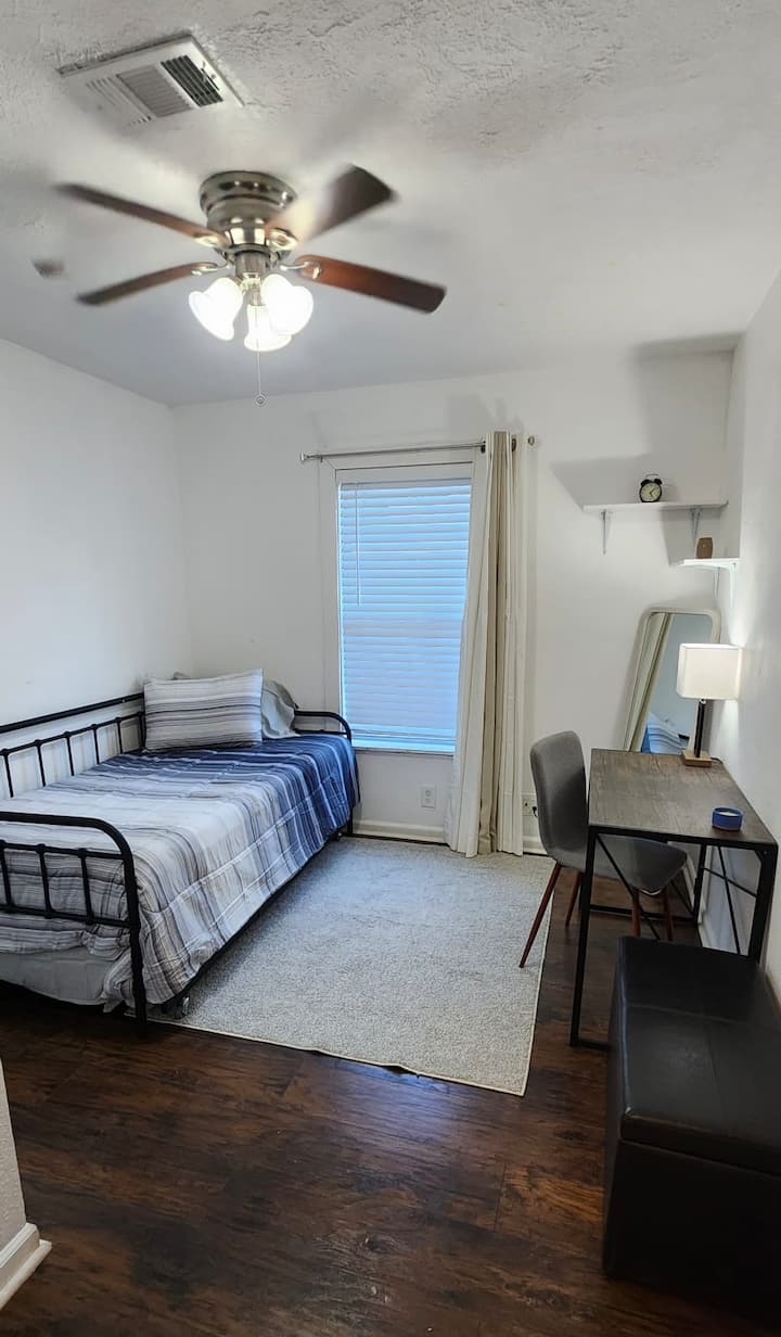 ห้องนอน 2 - บ้านหลัก