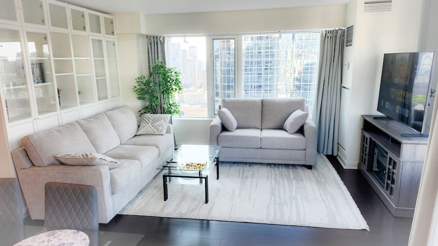 Pantages Skyline Suite in city centre/free parking gallery image 2