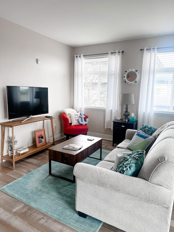 New! Charming Condo Near Downtown! - Grand Haven, MI