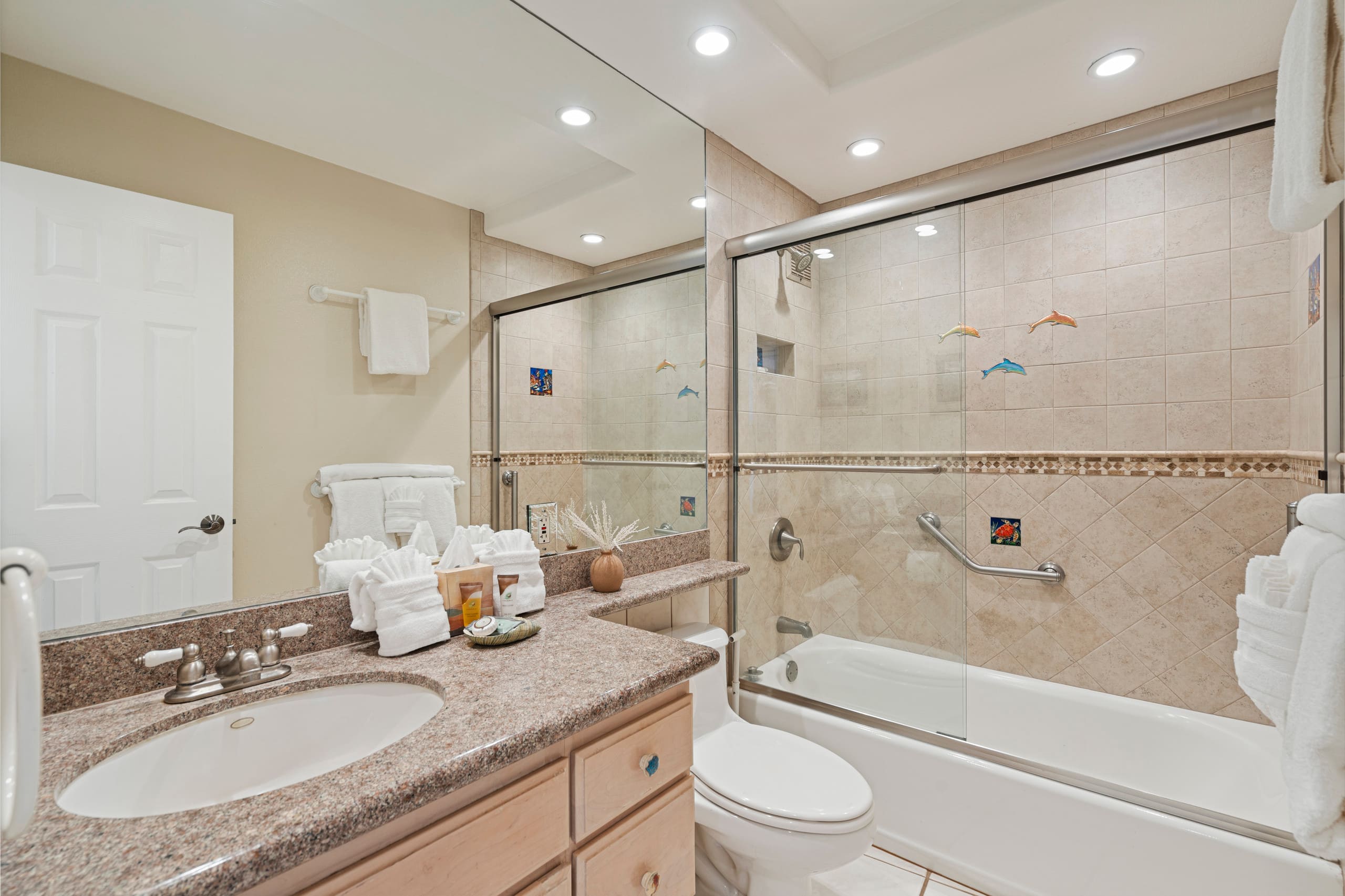 Amazing Remodeled Condo-Menehune Shores #609 - Image 21