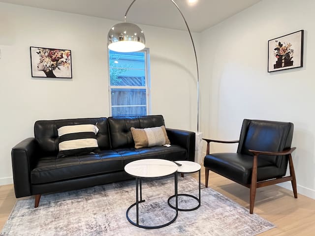 Brand New 3BR designer home near Stanford gallery image 2