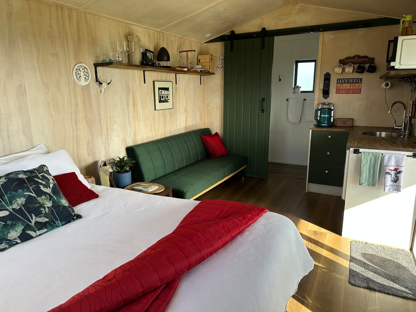 Sunlit Cabin @ Forest Edge 3
