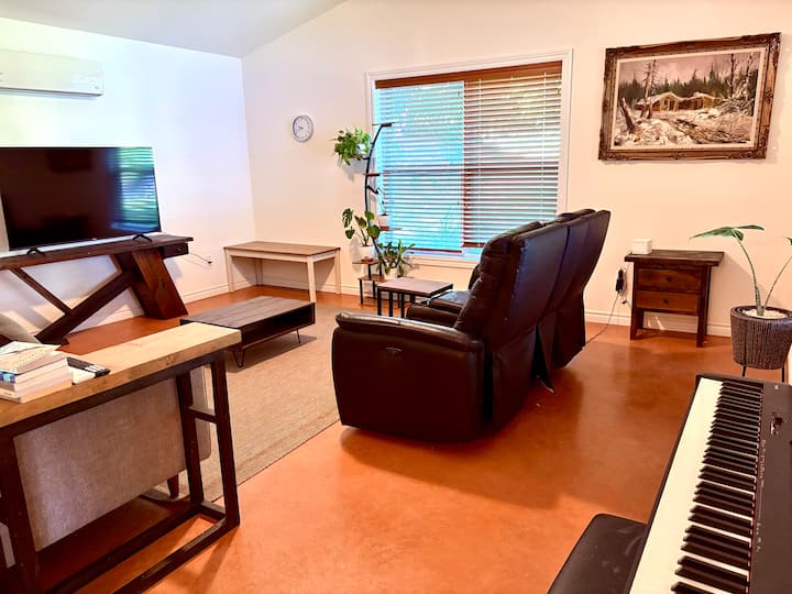 Bear Island Retreat |Waterfront Cottage W/hot Tub - New Brunswick