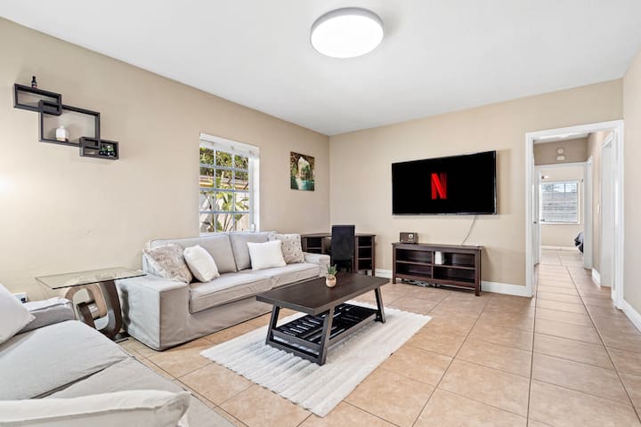 Best And Amazing House In Nmb - North Miami Beach, FL