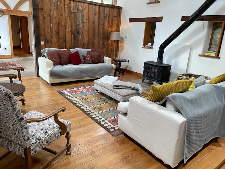 The Great Haybarn At Cwmhir Court, Nr Hay On Wye - Hay-on-Wye