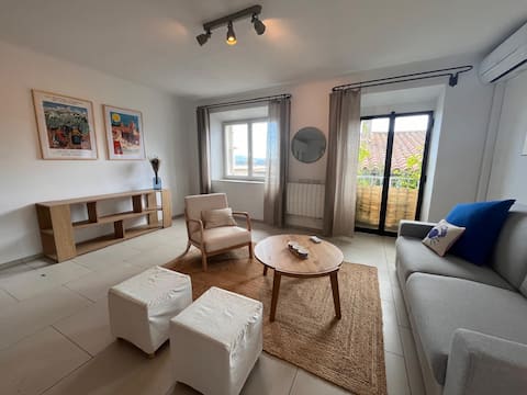 Popular Airbnb listing: 1900 traditional house in Grimaud in Grimaud